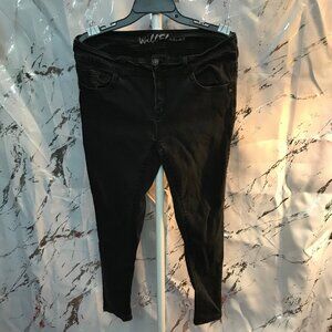 Wallflower Women's Stretch Jeans